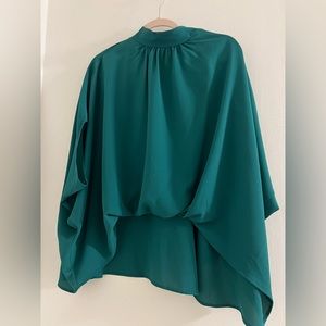 VICI EMERALD GREEN MOCK NECK CAPE STYLE TIE-BACK BLOUSE
